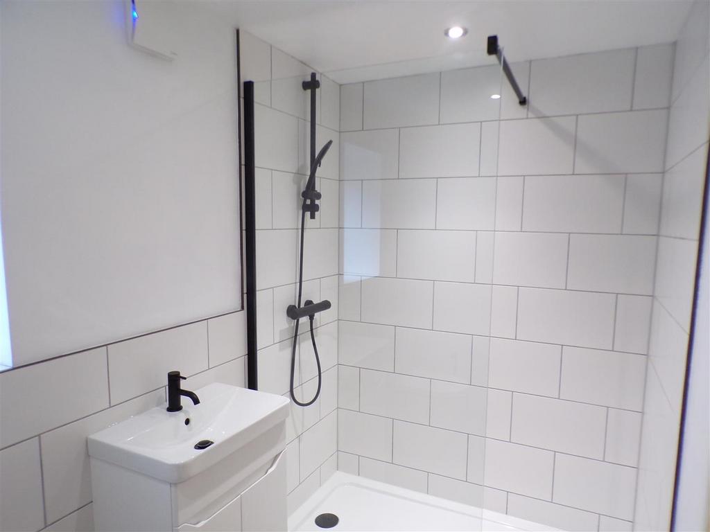 Bathroom.JPG