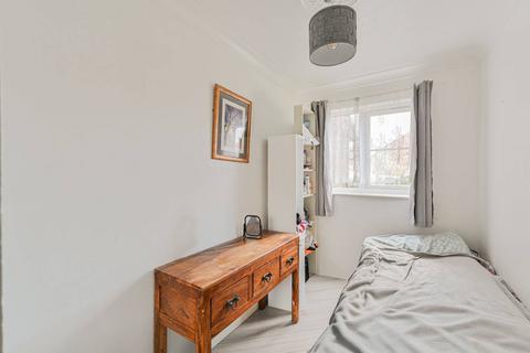 undefined, Lowry Crescent, Mitcham, CR4