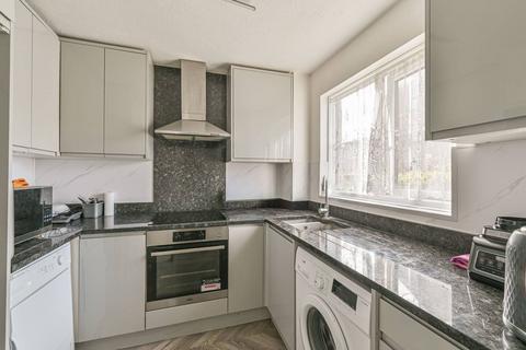 23 Lowry Crescent, Mitcham, CR4 3NQ