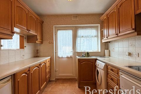 3 bedroom terraced house for sale, Broadhurst Walk, Rainham, RM13