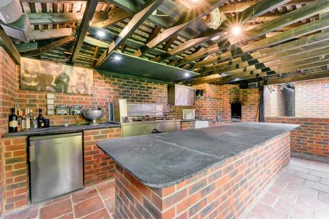 5 bedroom detached house for sale, Kingswood Warren