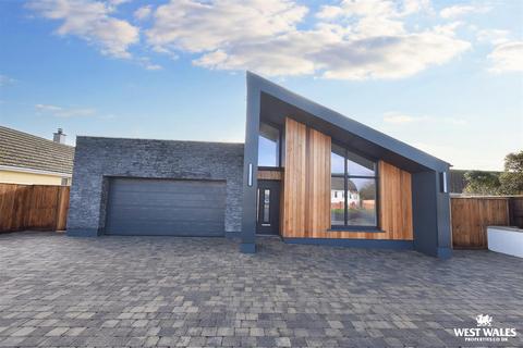 4 bedroom detached bungalow for sale, Church Road, Roch, Haverfordwest