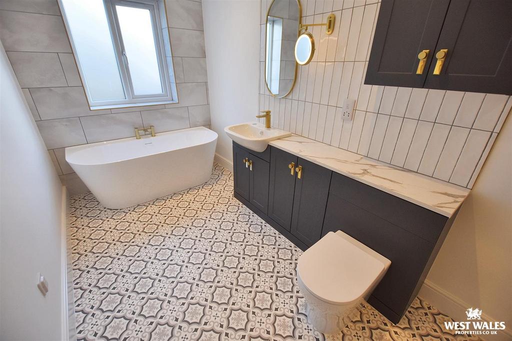 8 - 2025-11-13 T205820.146.jpg