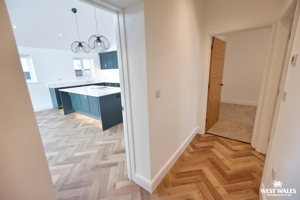 6 - 2025-11-13 T205817.447.jpg