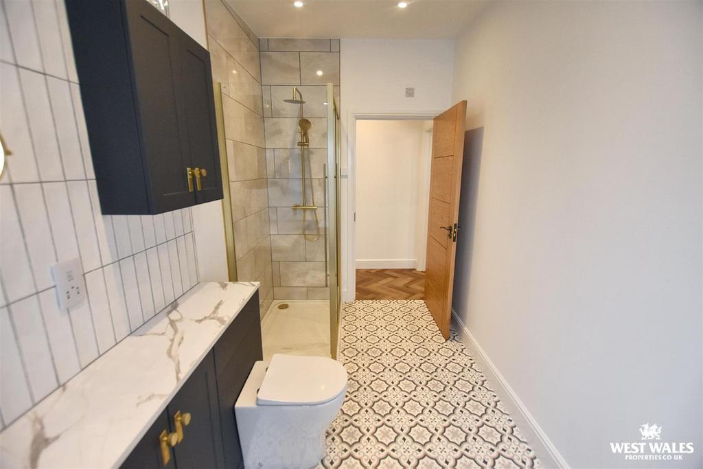 9 - 2025-11-13 T205824.362.jpg