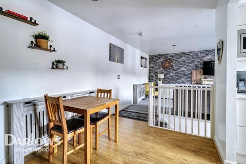 undefined, Newport NP11