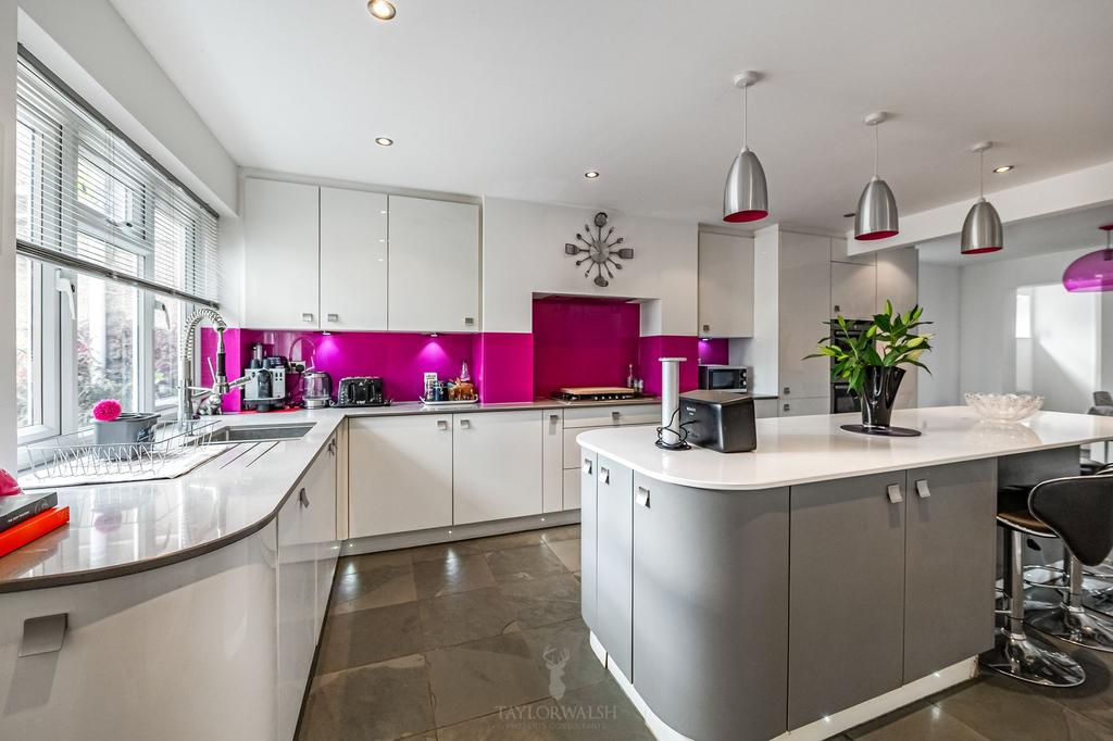 Kitchen/Breakfast