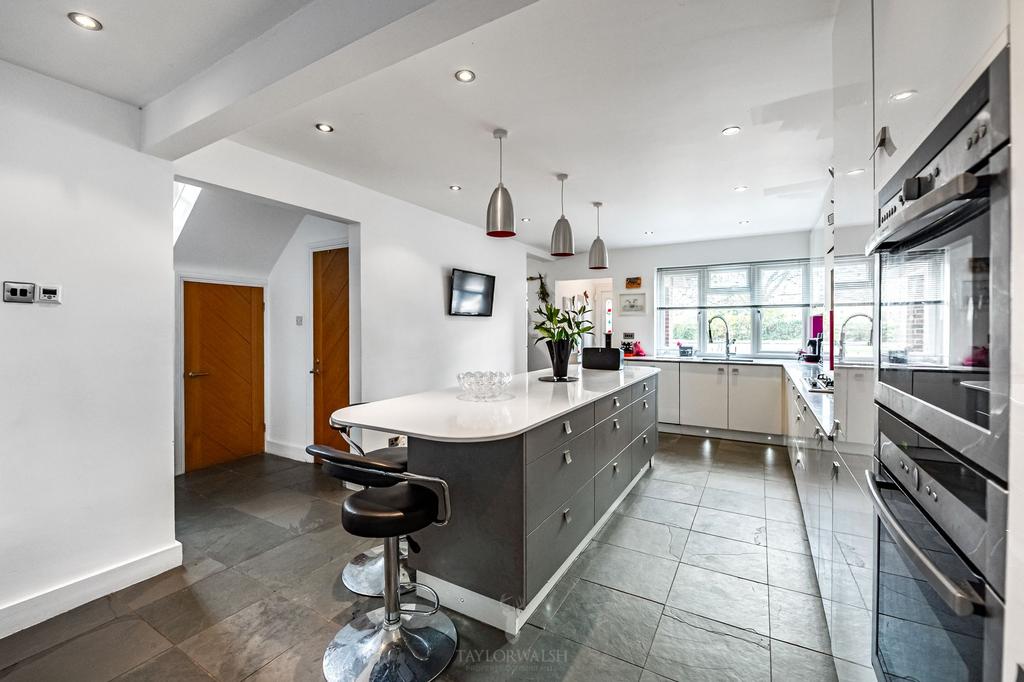 Kitchen/Breakfast