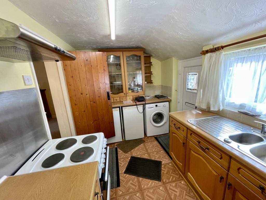 4 Medium T202511131606.jpg