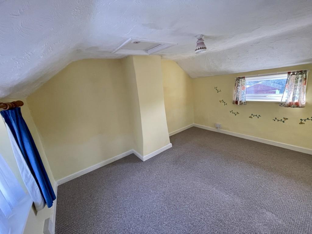 8 Medium T202511131606.jpg