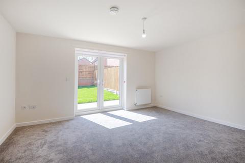 3 bedroom end of terrace house to rent, Guy Drive, NG4