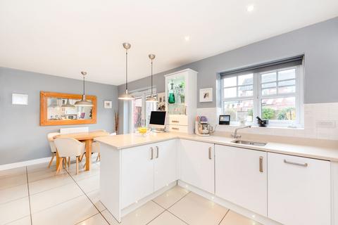 3 bedroom detached house for sale, Granary Close, Milton Green, CH3