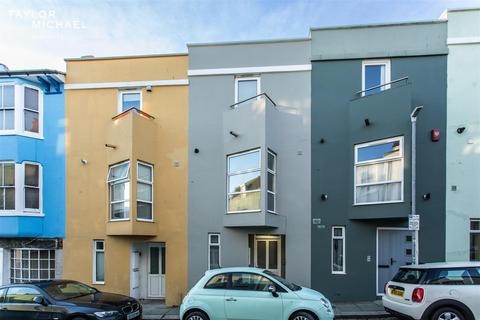 5 bedroom terraced house to rent, Little Western Street, Hove