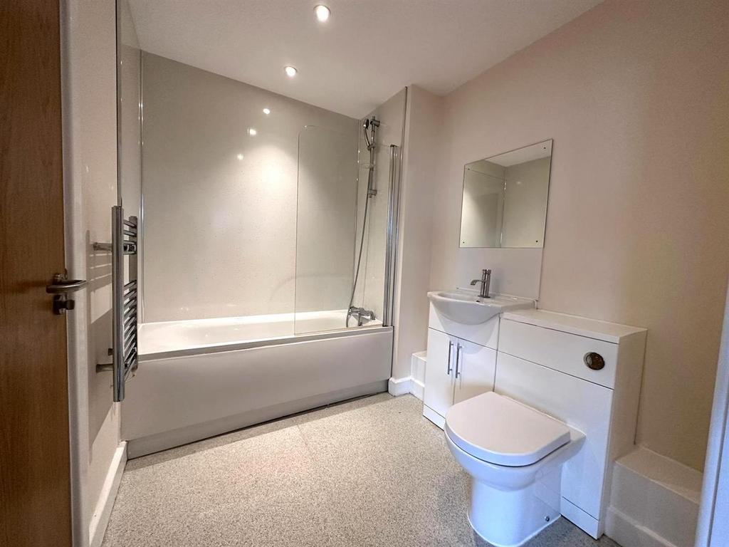 Bathroom.jpg
