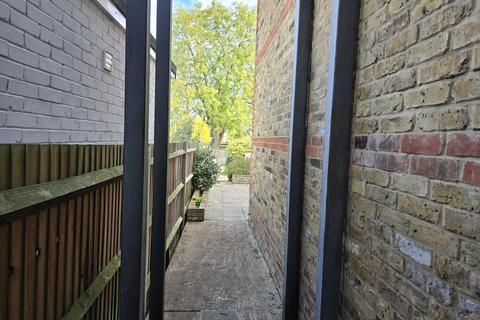 undefined, 50 Bushey Grove Road Room 6 Bushey WD23 2JJ