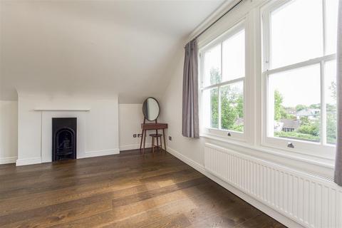 3 bedroom maisonette for sale, Heathcote Road, St Margarets Village