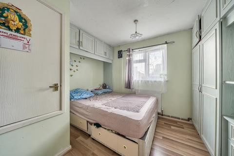28 Abbey Close, Hayes, UB3 3PJ