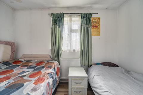 28 Abbey Close, Hayes, UB3 3PJ
