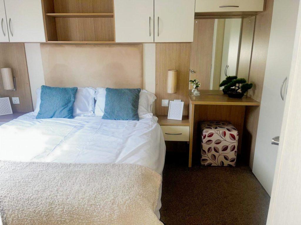 Willerby Brockenhurst 2016 Main Bedroom Overhead S