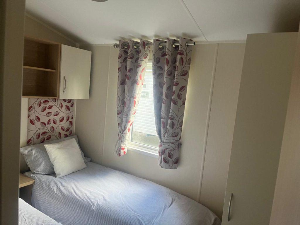 Willerby Brockenhurst 2016 Twin Bedroom With Overh