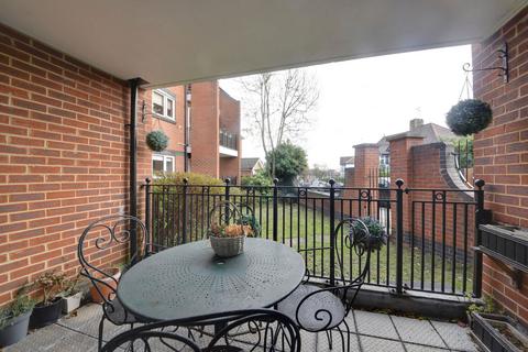 3 bedroom apartment for sale, Regency Crescent, London NW4