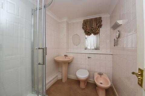 3 bedroom apartment for sale, Regency Crescent, London NW4
