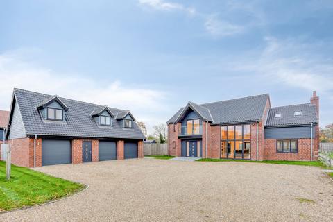 5 bedroom detached house for sale, Beeston
