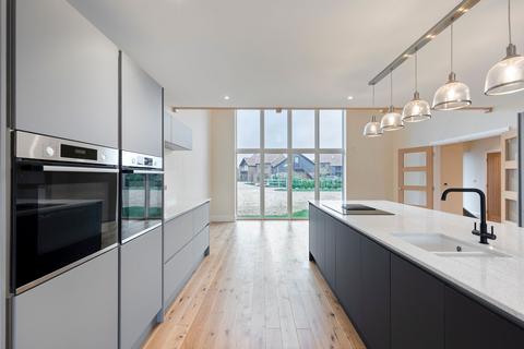 5 bedroom detached house for sale, Beeston