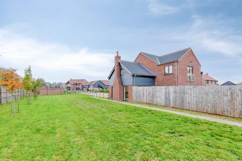 undefined, Modern Five Bedroom Home in Beeston