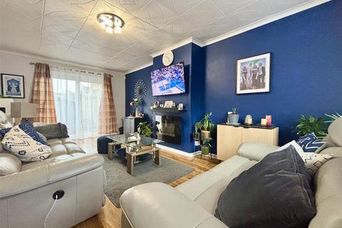 undefined, Wallingford Mount, Bradford BD15