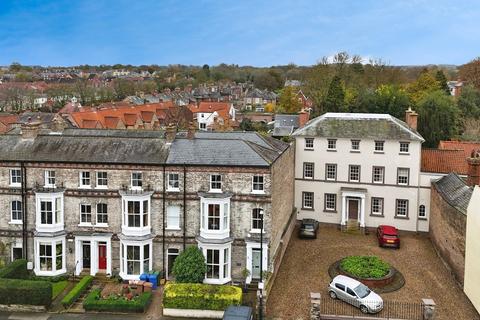 6 bedroom end of terrace house for sale, North Bar Without, Beverley,HU17 7AG