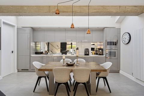 2 bedroom end of terrace house for sale, Parkside, London, W6
