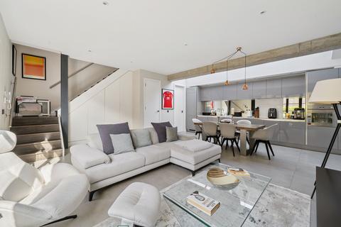 2 bedroom end of terrace house for sale, Parkside, London, W6