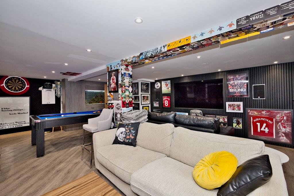 Multifunction room