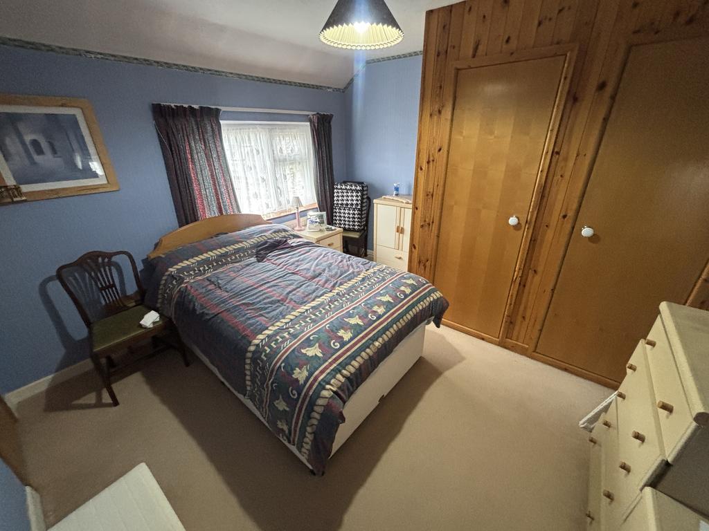 Front bedroom 1