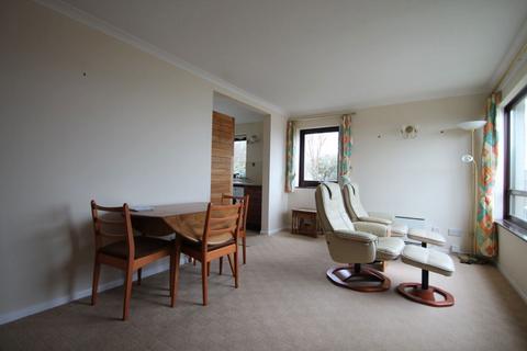 2 bedroom apartment to rent, Queens Road, Cowes