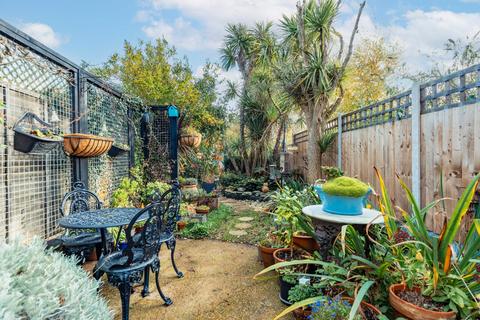 2 bedroom cottage for sale, Market Place, Kessingland
