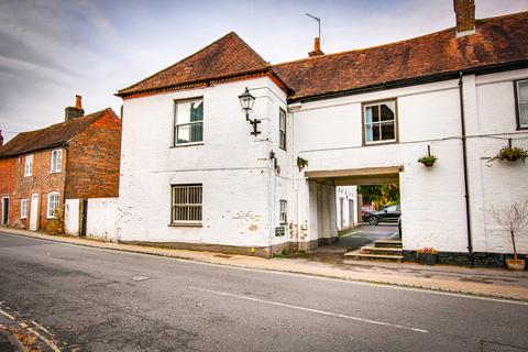 BISHOP'S WALTHAM - FOR SALE BY PUBLIC AUCTION