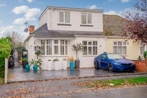 4 bedroom semi-detached house for sale, Philmead Road, Benfleet SS7