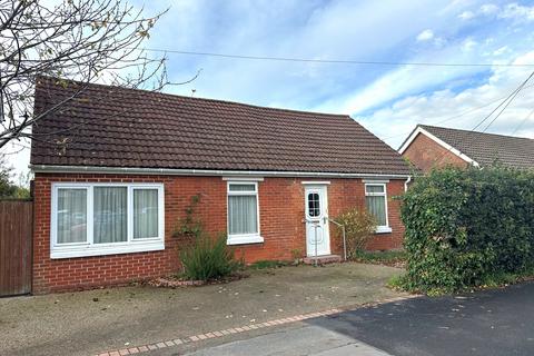 3 bedroom detached bungalow for sale, Oak Road, Dibden Purlieu