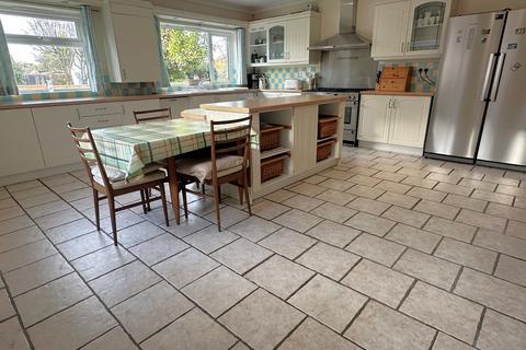 3 bedroom detached bungalow for sale, Oak Road, Dibden Purlieu