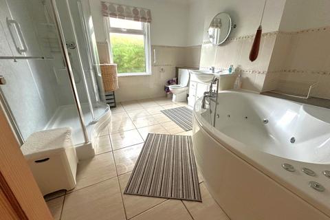 3 bedroom detached bungalow for sale, Oak Road, Dibden Purlieu