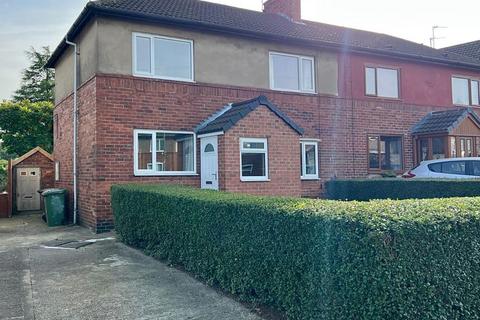 3 bedroom semi-detached house to rent, South Street, Havercroft, Wakefield