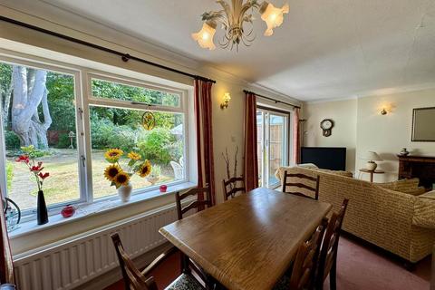 undefined, Pierrefondes Avenue, Farnborough GU14