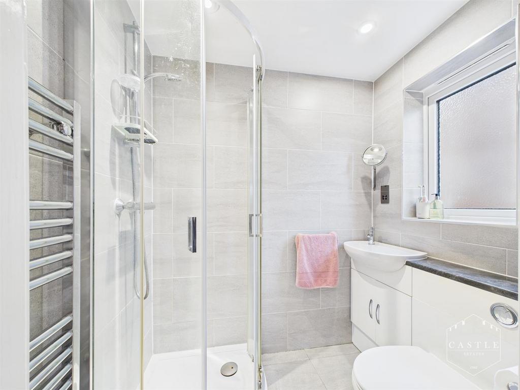 Ensuite shower room