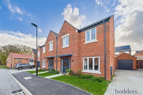 4 bedroom semi-detached house for sale, Elizabeth Avenue, Ottershaw, Surrey, KT16