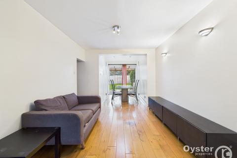 4 bedroom semi-detached house to rent, Buckingham Gardens, Edgware, HA8