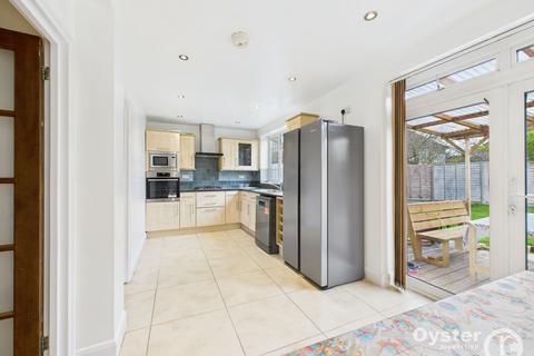 4 bedroom semi-detached house to rent, Buckingham Gardens, Edgware, HA8