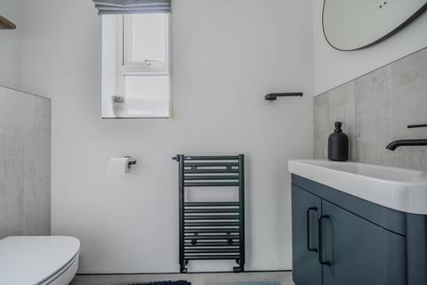 2 bedroom apartment for sale, Schooner Close London E14