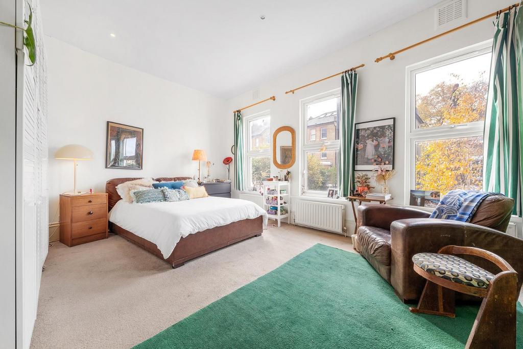 Bedroom 1.JPG